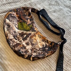 BAGGU Camo Medium Cresent